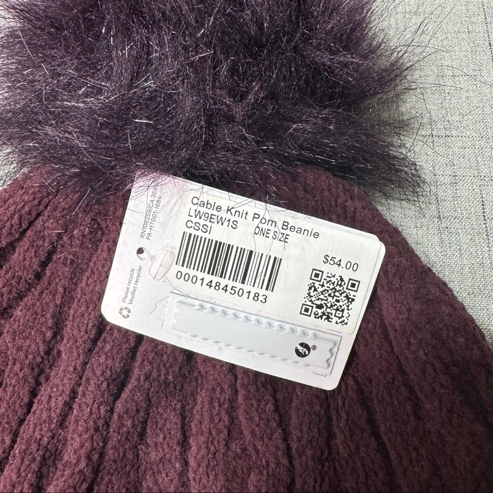 Lululemon Cable Knit Pom Beanie Hat Winter Hat Cassis NWT - Picture 9 of 9
